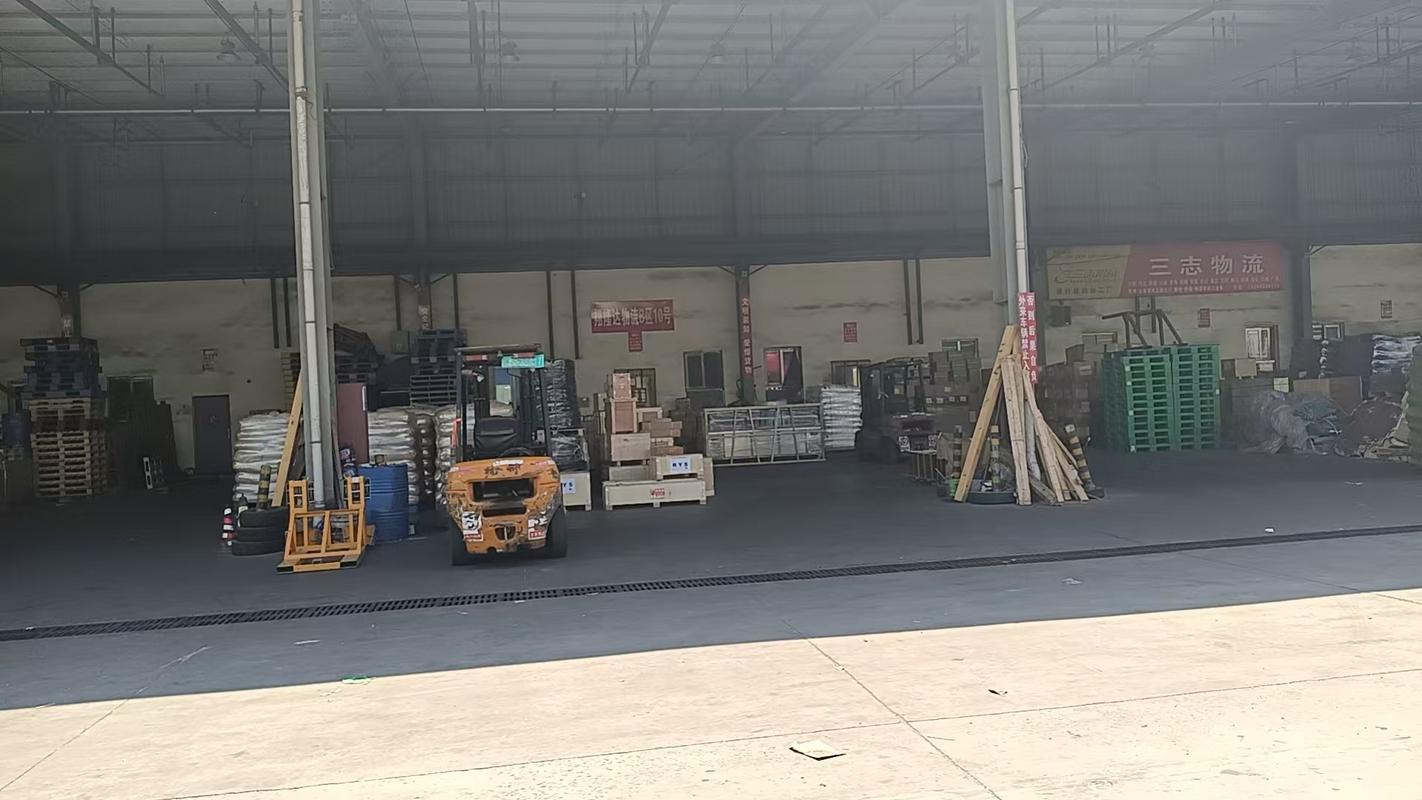 黃島的貨運(yùn)黃島物流車(chē)隊(duì)